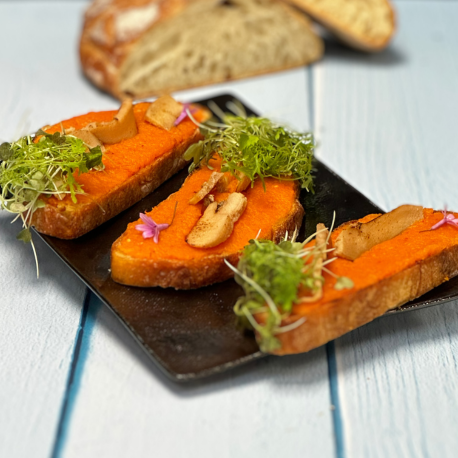 Tartines de giraumon, lambis et purée de piments végétariens