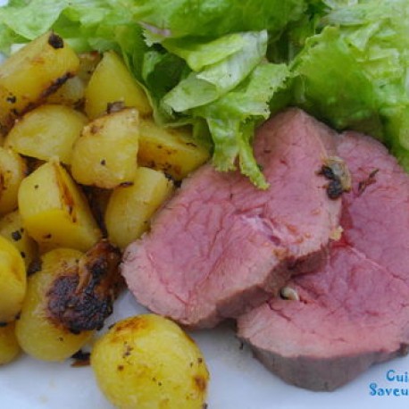 Rôti de bœuf au four et pommes de terre Rôti de bœuf au four et pommes de terre